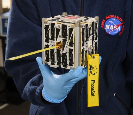 NASA palydovas "PhoneSat"