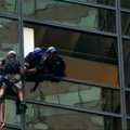 Niujorke vyras bandė įkopti į dangoraižį „Trump Tower“ ir buvo suimtas