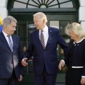 Bidenas Vašingtone priėmė narystės NATO siekiančių Švedijos ir Suomijos vadovus