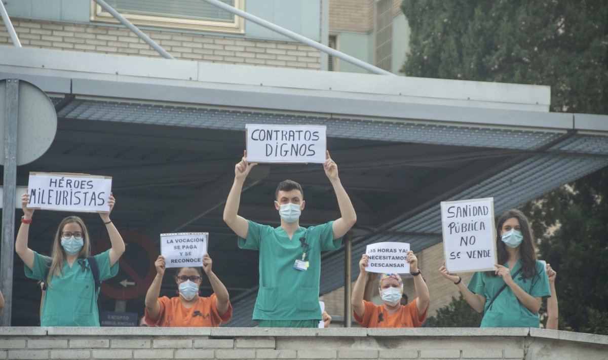 Ispanijoje medikai protestavo dėl apsaugos nuo COVID-19 priemonių trūkumo