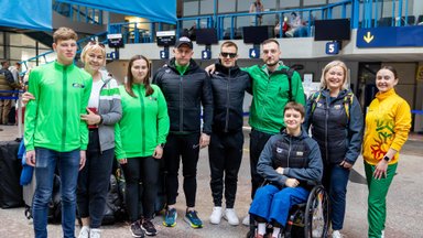 Vilniaus oro uoste išlydėti paralimpiečiai – išvyko į plaukimo čempionatą Portugalijoje