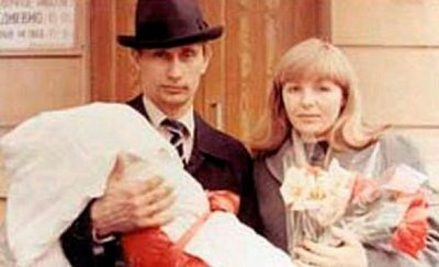 Putinas jaunystėje su žmona ir vaiku