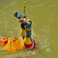 Tragedija triuko metu: surištas virvėmis ir išsilaisvinti po vandeniu ketinęs burtininkas dingo