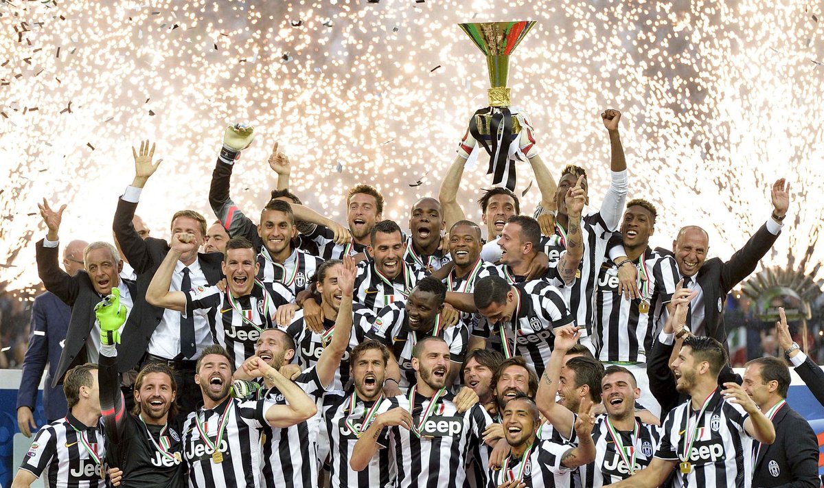 Turino "Juventus" futbolininkams įteikta Italijos čempionų taurė