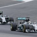 Austrijos GP penktadienio treniruotėse – visiškas „Mercedes“ dominavimas