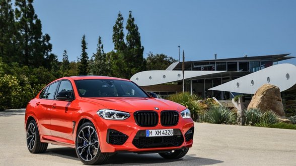 BMW M padalinys parodė du naujus sportiškus visureigius – yra ir išskirtinės versijos