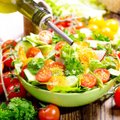 Lengvai vakarienei – 10 gaivių salotų receptų
