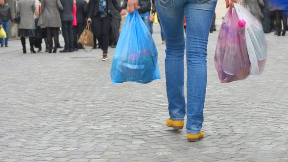 Fines for some free plastic bags in stores set