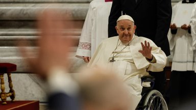 Папа римский по случаю Пасхи призвал к миру в Газе и Украине