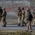 Per Indijos ir Pakistano susišaudymą Kašmyre žuvo du ir buvo sužeisti dar aštuoni žmonės