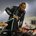 „Mercedes“ žvaigždė Hamiltonas izoliuotas – „Formulės-1“ čempiono COVID-19 testas teigiamas
