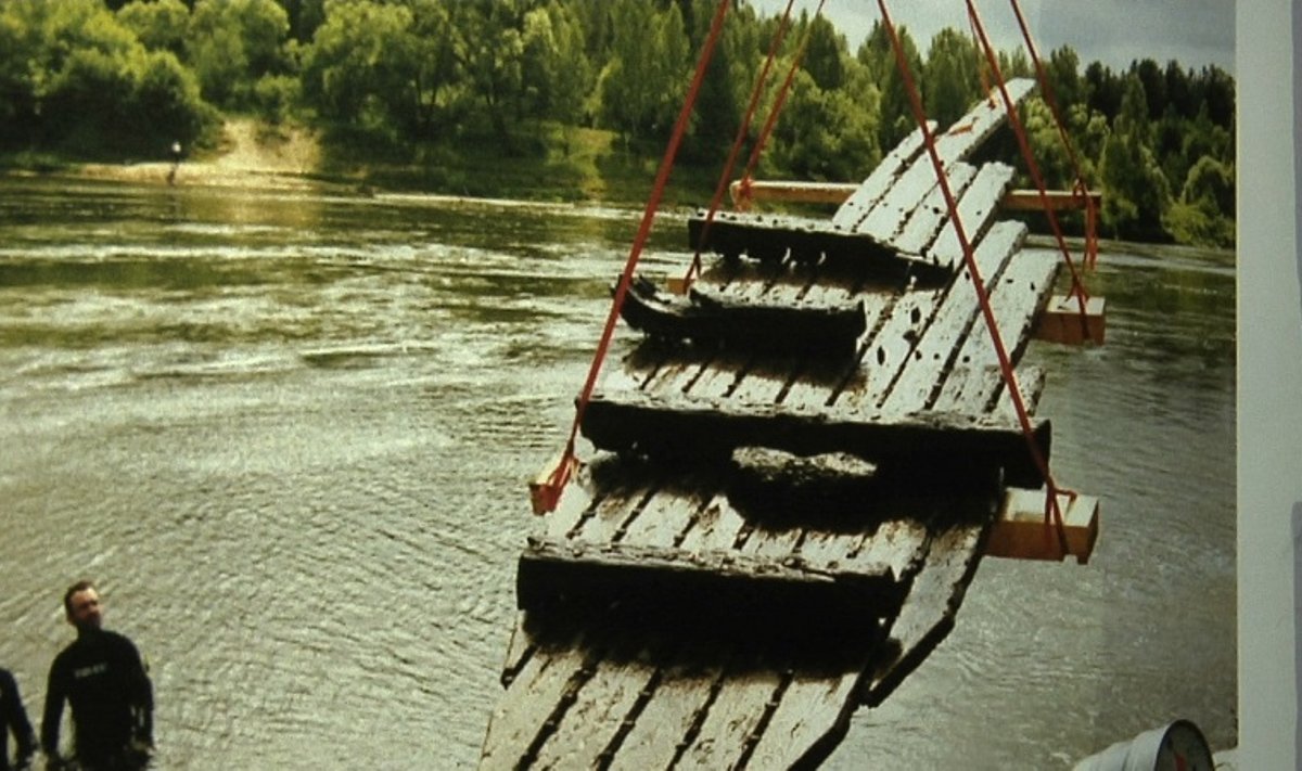 Skenuota senosios vytinės nuotrauka. Statomas šių metų laivas atrodys labai panašiai.