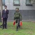 Taivano kariuomenė pristatė kareiviams sukurtą egzoskeletą