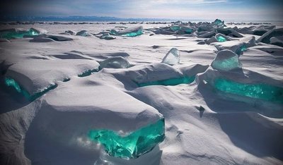 Žalsvai melsvos spalvos ledas, Baikalo ežeras, Rusija