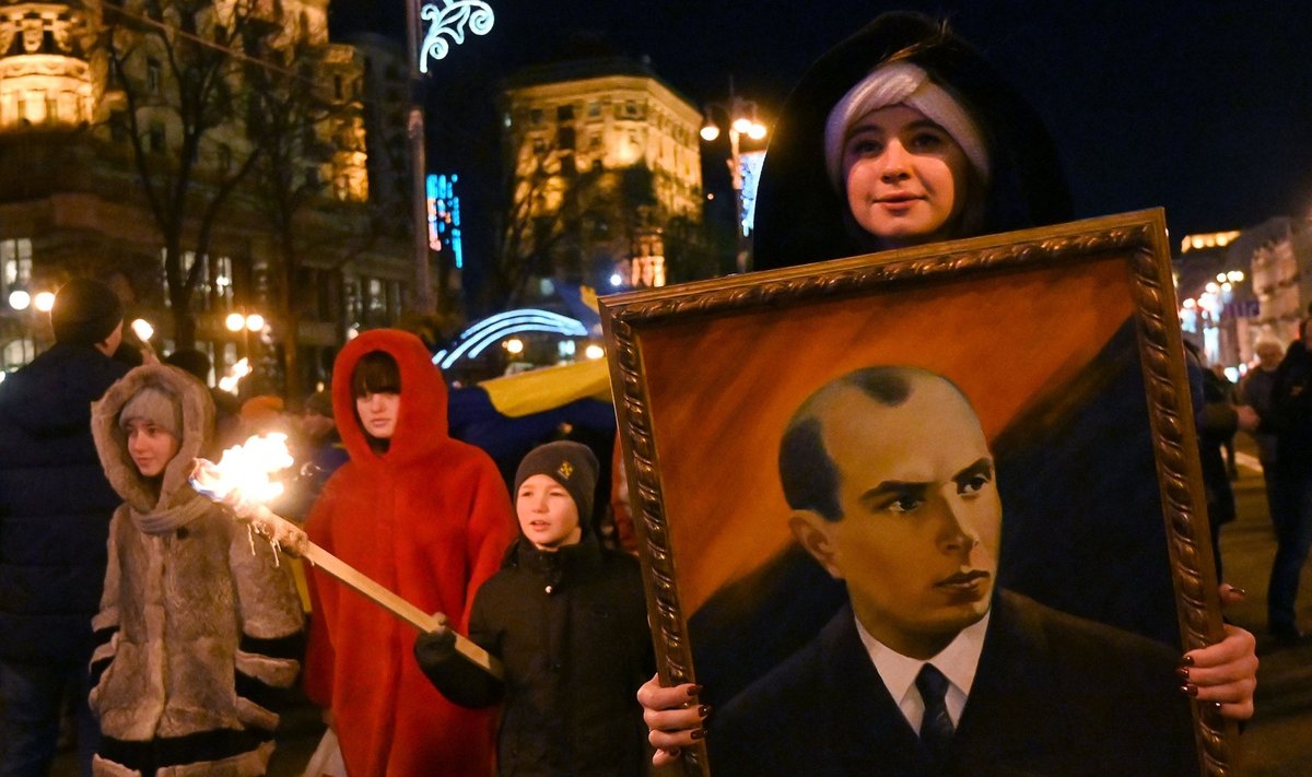 Kijeve surengta deglų eisena nacionalistui S. Banderai pagerbti