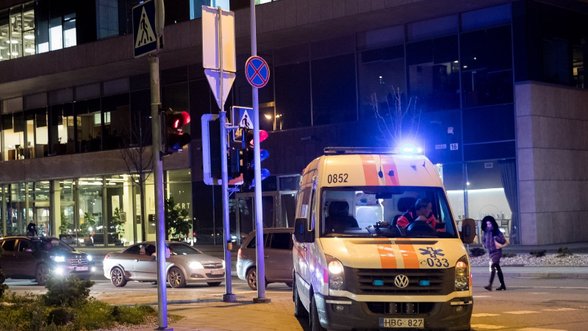 Vilniuje žiauriai sumuštas greitosios pagalbos vairuotojas: pacientas spardė kojomis, sulaužė žandikaulį
