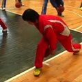 Š. Korėjos krepšininkų pasirengime - gimnastikos pratimai