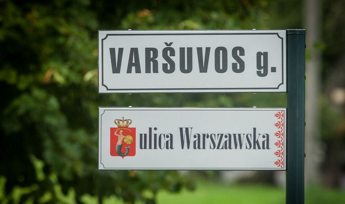 Warsaw str. sign in Polish in Vilnius