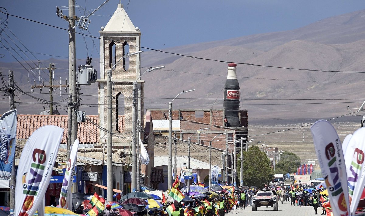 Ujunyje Dakaro ralio dalyvius pasitiko marios žmonių ir Bolivijos prezidentas Evo Moralesas