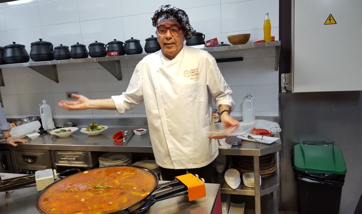 Paelijos mokyklos vadovas ir virtuvės šefas Jose Manuelis Benito
