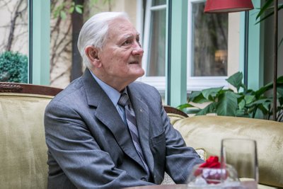 Valdas Adamkus