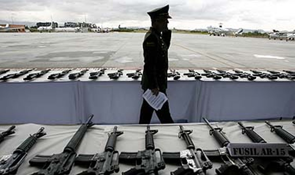 Venesuelos - Kolumbijos pasienyje konfiskuoti ginklai
