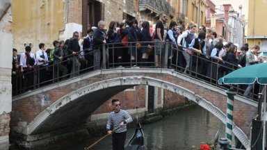Venecijos turistai piktinasi apribojimais ir baudomis: tai pasityčiojimas
