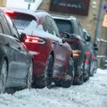 Draudikai įspėja: stokojant atidumo sniegas vairuotojams gali tapti nuostolių priežastimi