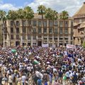 Tūkstančiai žmonių Malagoje protestavo prieš masinį turizmą