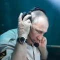 Dar vienas Rusijos prezidento šou: nardė prie Krymo pusiasalio krantų