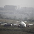 Nepalo oro uoste nuo tako nuslydo keleivinis lėktuvas