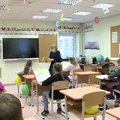 Vyriausybė svarsto apie 5-11 klasių mokinių sugrįžimą gegužės pradžioje