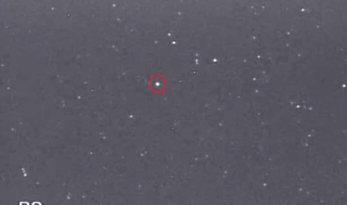 Asteroido 2012 DA14 vaizdas per teleskopą