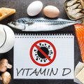 Skelbia klaidinančią informaciją: kam skiepytis, jei vitaminas D suteikia tik vos mažesnę apsaugą nuo COVID-19
