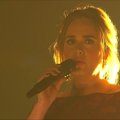 „Grammy“ pasirodymai: Adele problemos dėl garso, K. Lamaro politinis užtaisas ir S. Vergaros užpakaliukas