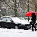 Pirmasis sniegas didmiesčių vairuotojams rimtesnių sunkumų nesukėlė