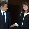 Prancūzijos tinklaraštininkai reikalauja pinigų iš C. Bruni-Sarkozy