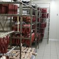 Išaiškino nelegalų mėsos verslą su milijonine apyvarta, 120 kratų, paimti ginklai