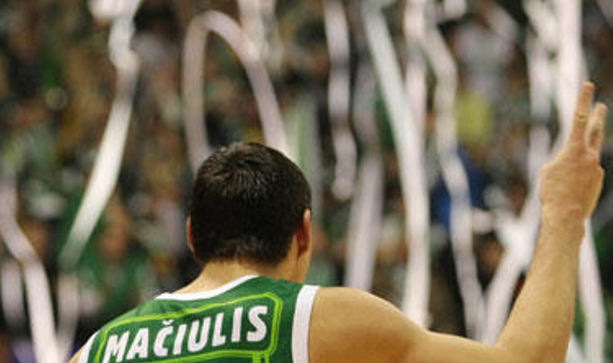 Jonas Mačiulis ("Žalgiris") švenčia pergalę