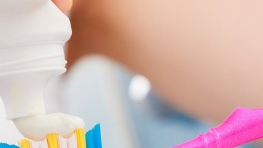 Patyrinėkite savo dantų pastos sudėtį: kai kurie ingredientai gali būti nuodingi