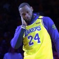 Jautrus vakaras Los Andžele – LeBrono kalba iš širdies, ašarų jūra ir pirmosios „Lakers“ rungtynės po Bryantų žūties
