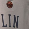 37 JAV dolerius kainavę J.Lino marškinėliai buvo išpirkti per pusvalandį