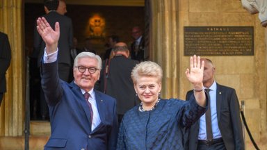 Lietuvos prezidentė Dalia Grybauskaitė atsiėmė prestižinį apdovanojimą už taiką