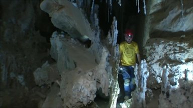 Izraelio Sodomos kalne rastas ilgiausias pasaulyje druskos urvas