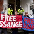 Хакеры Anonymous пригрозили отомстить британским властям за арест Ассанжа
