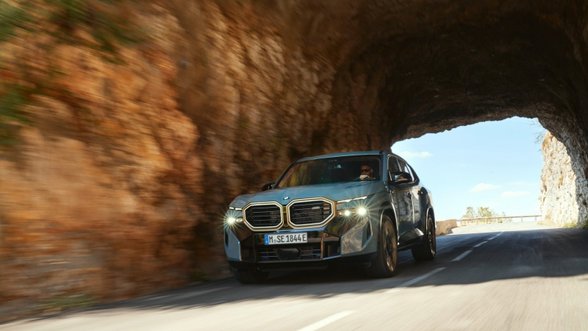 Koncepcija virto realybe: debiutuoja pirmasis BMW XM – galios ir prabangos visureigis