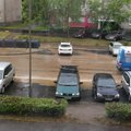 Kaune prakiurus kanalizacijos vamzdžiui visą gatvę užtvindė nuotekos