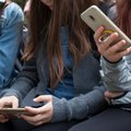 Mokiniai su telefonais rankose mokytojo negąsdina: paaiškino, kuo šiuolaikiniai vaikai geresni