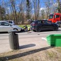 Avarija Vilniuje: motociklas pateko tarp dviejų automobilių