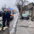 В Вильнюсе перевернулся автомобиль, есть пострадавшие